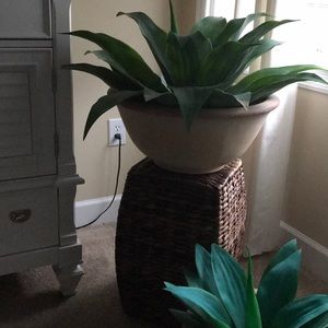 Meet your Posher, Lura